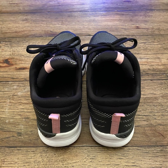 New Balance Graphic Blk/Pink Running Shoes - Picture 4 of 6